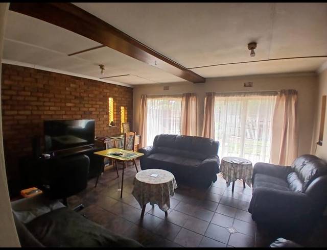 4 BEDROOM HOUSE FOR SALE IN LODEYKO